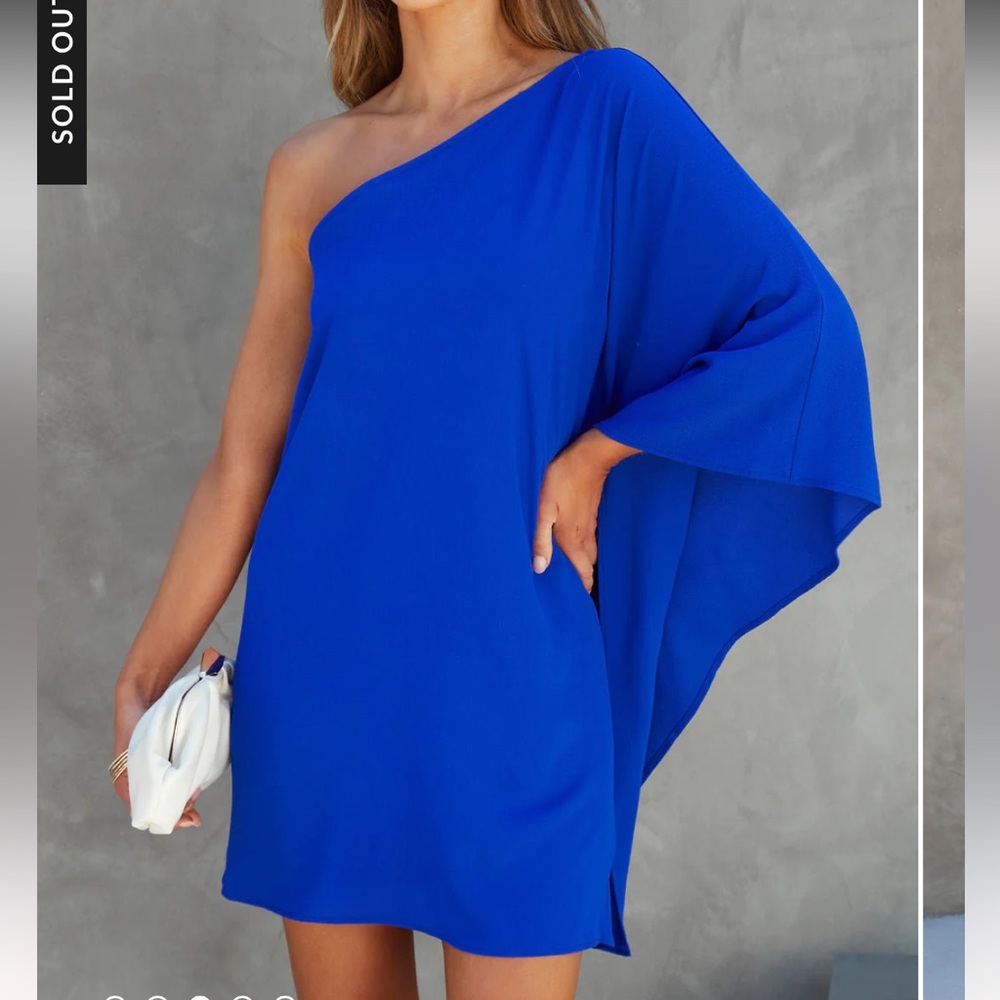 VICI | Side to Side One Shoulder Statement Dress
